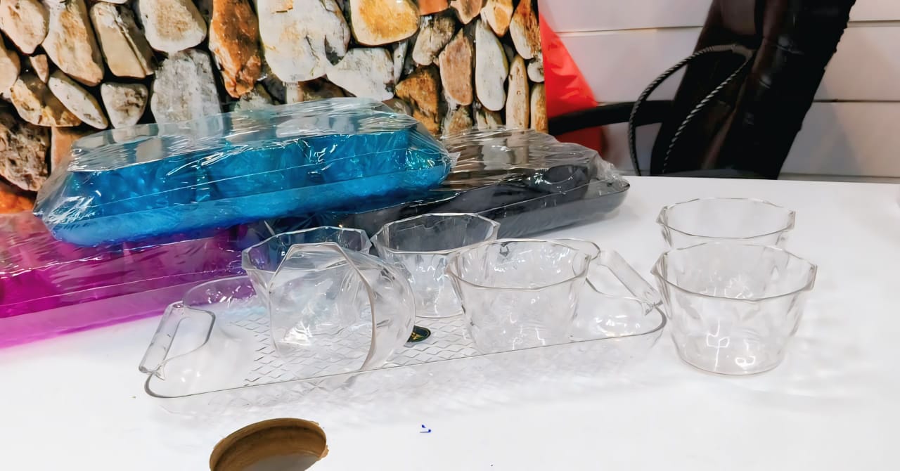 🍨✨ Luxury Acrylic Dessert Bowl Set With Tray – 6 PCS